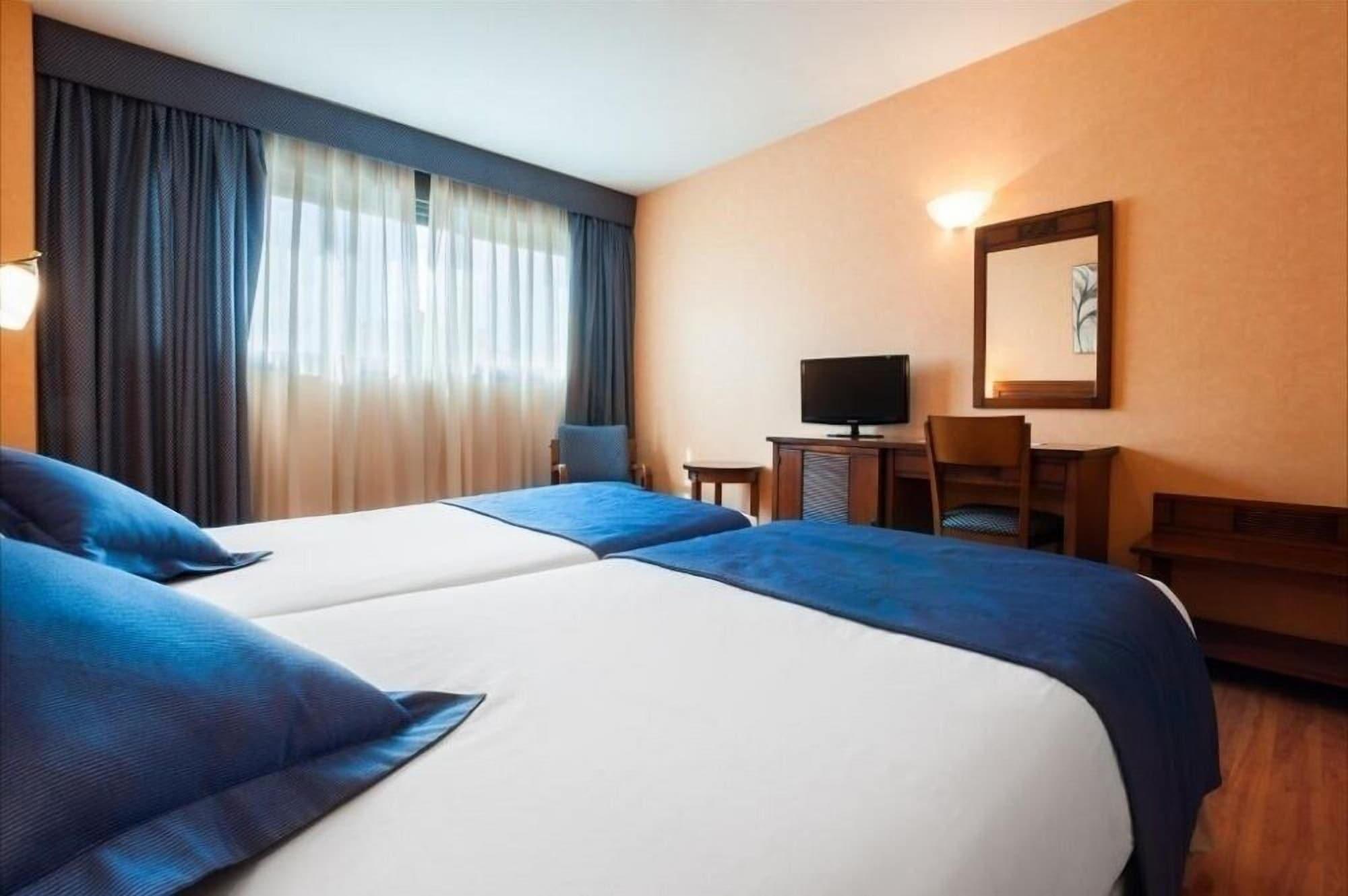Hotel Las Provincias Fuenlabrada Exteriör bild