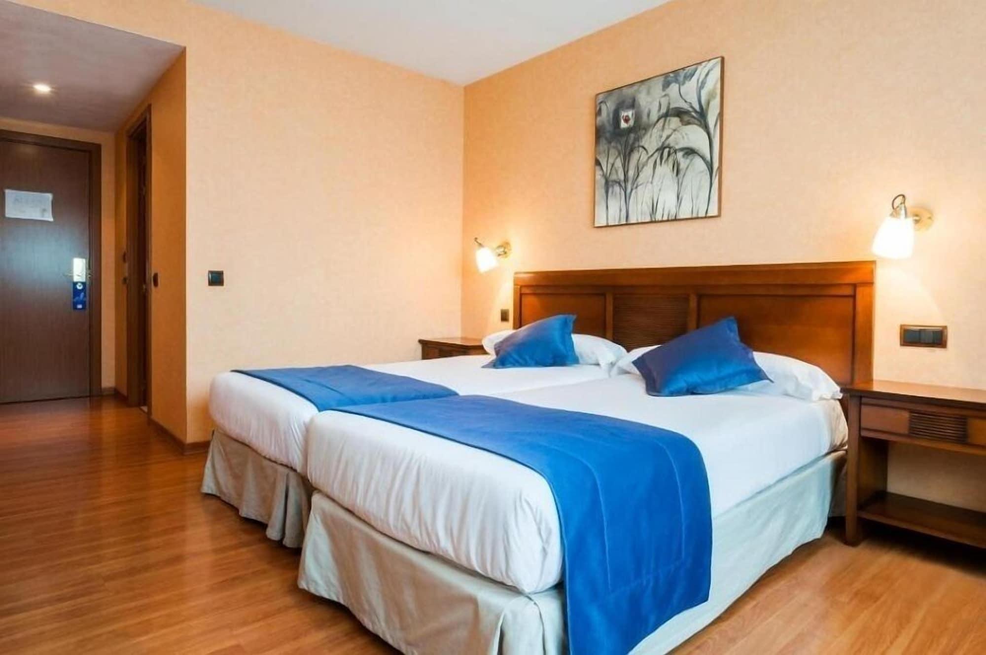 Hotel Las Provincias Fuenlabrada Exteriör bild