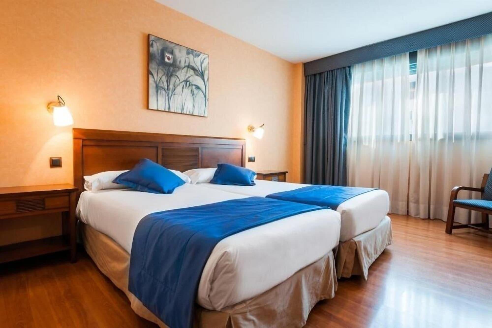 Hotel Las Provincias Fuenlabrada Exteriör bild