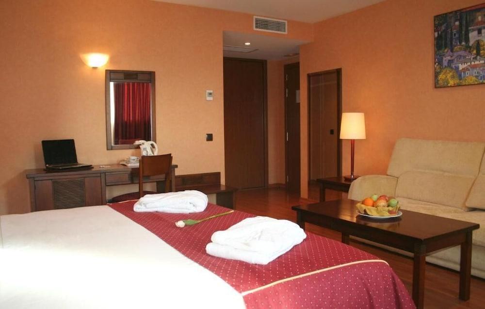 Hotel Las Provincias Fuenlabrada Exteriör bild