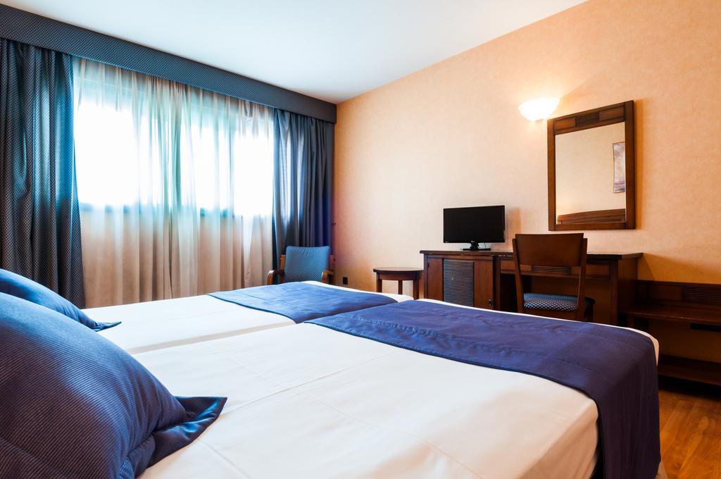 Hotel Las Provincias Fuenlabrada Exteriör bild