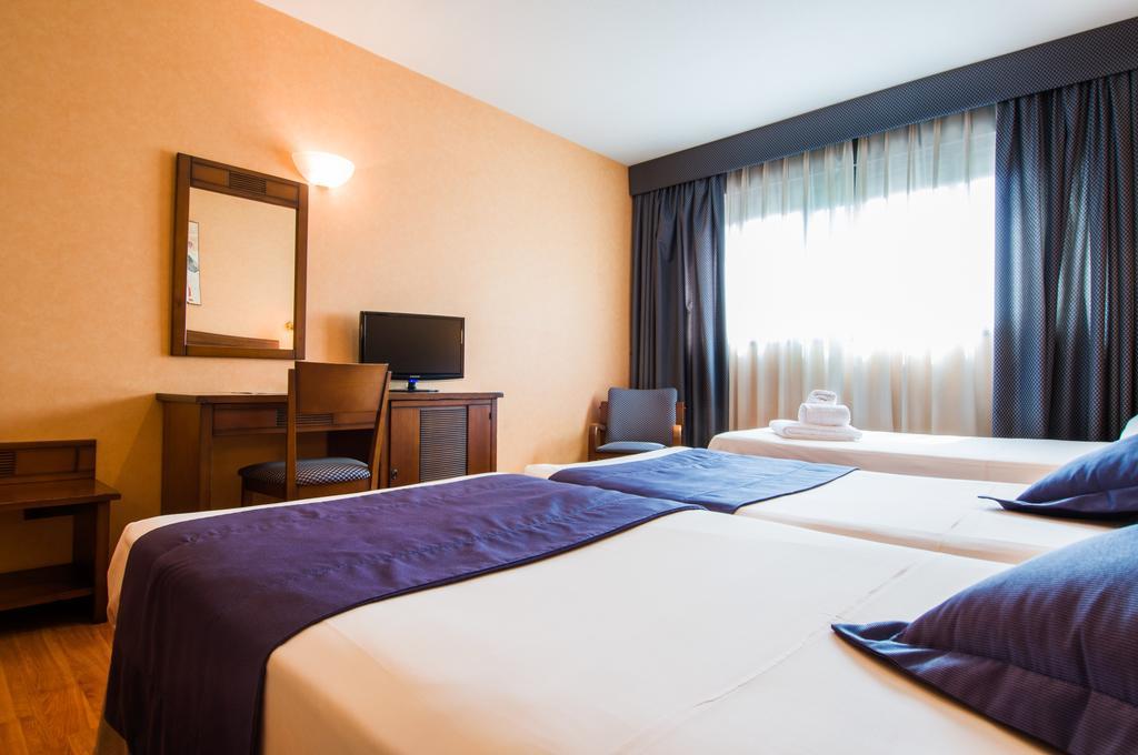 Hotel Las Provincias Fuenlabrada Exteriör bild