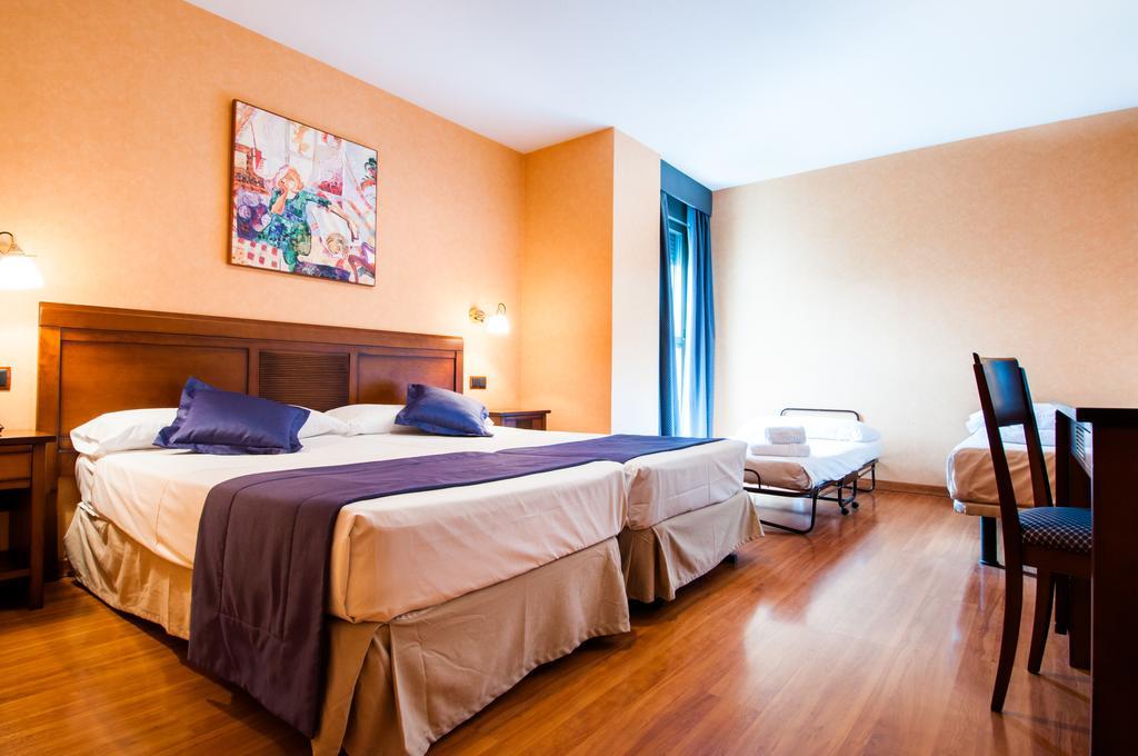Hotel Las Provincias Fuenlabrada Exteriör bild