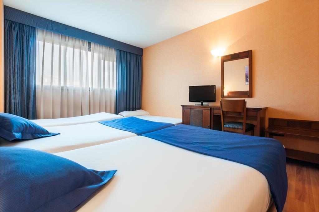 Hotel Las Provincias Fuenlabrada Exteriör bild